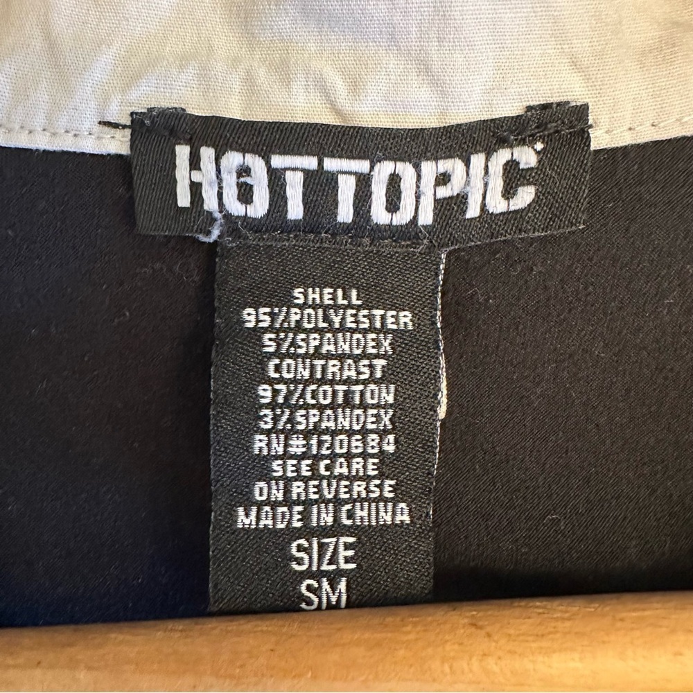 Mushroom Embroidered Lacey Collared Cropped Tee Size Small - Picture 11 of 11